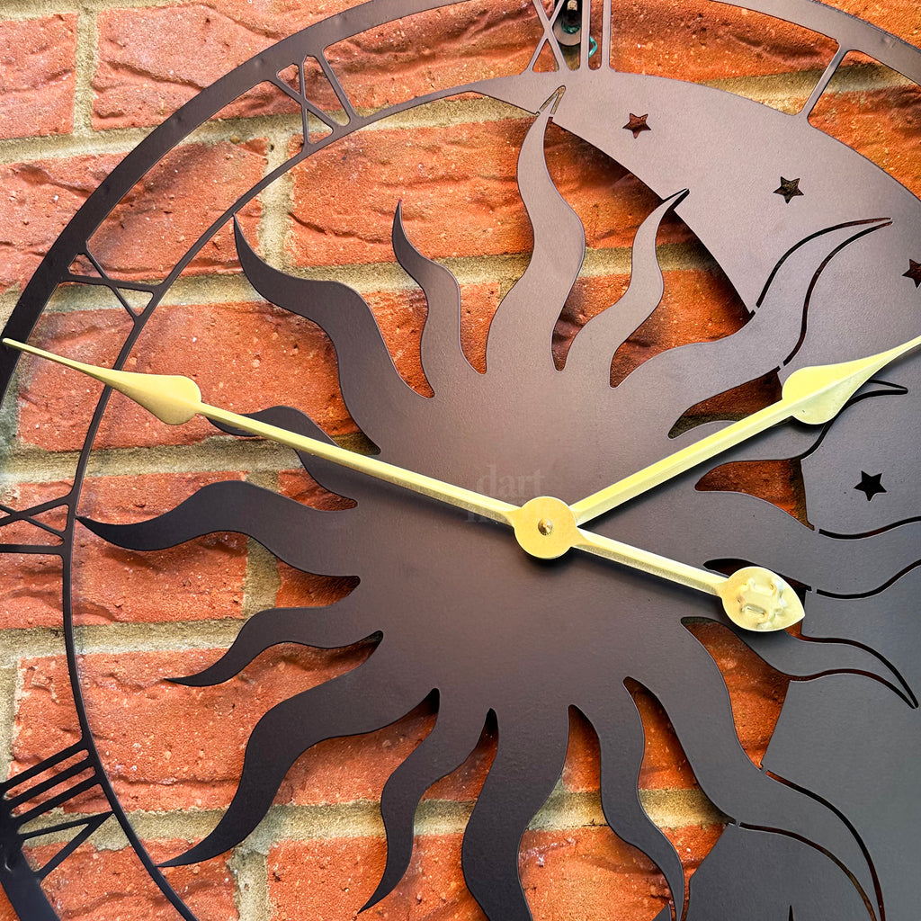 Sonnen- und Mond-Silhouette-Wanduhr für den Außenbereich