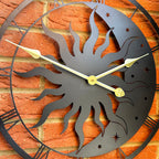 Sonnen- und Mond-Silhouette-Wanduhr für den Außenbereich