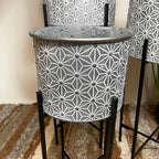 Set mit 3 geprägten Daisy-Chain-Trommelpflanzgefäßen