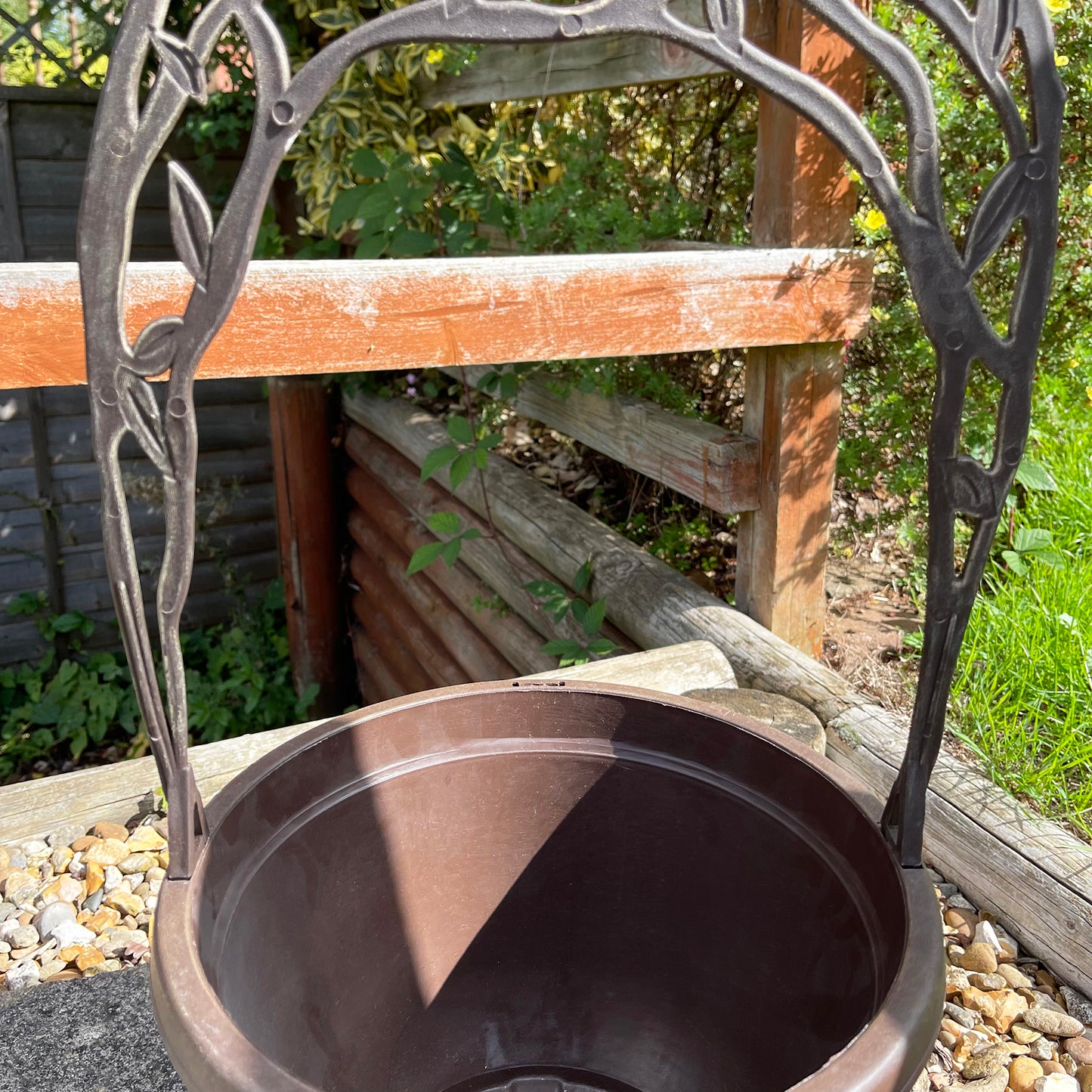 Round Brown Bird Trellis Planter