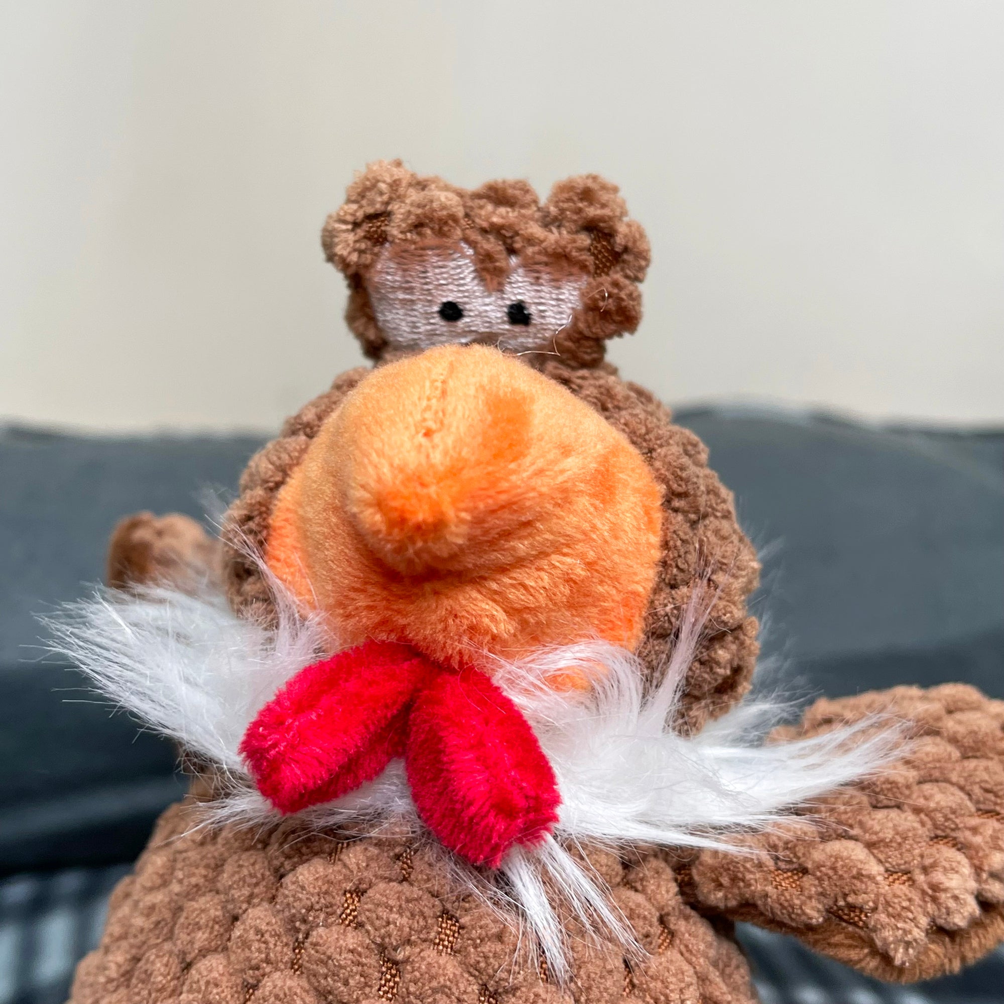 Weiches, braunes, quietschendes Huhn-Hundespielzeug