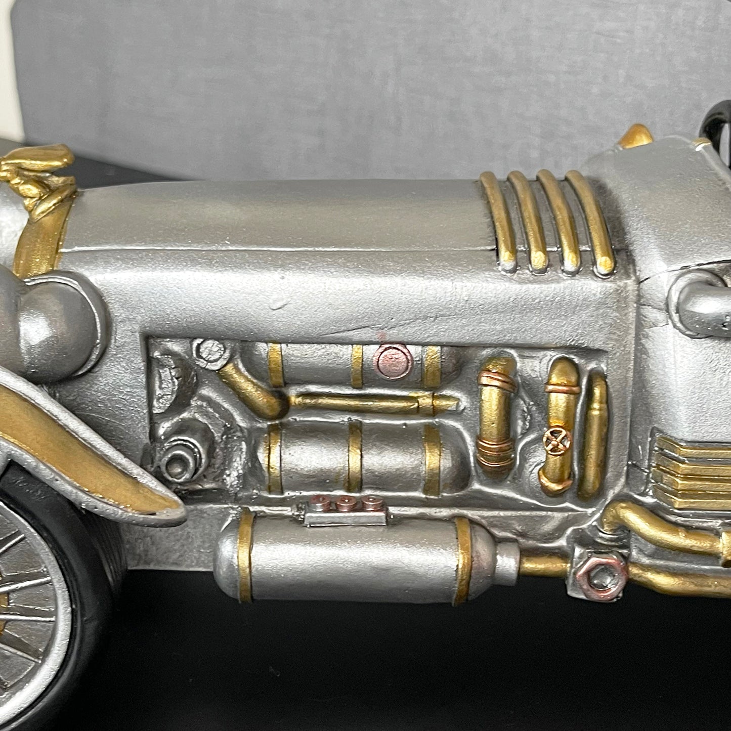 Silbernes Steampunk-Autoornament