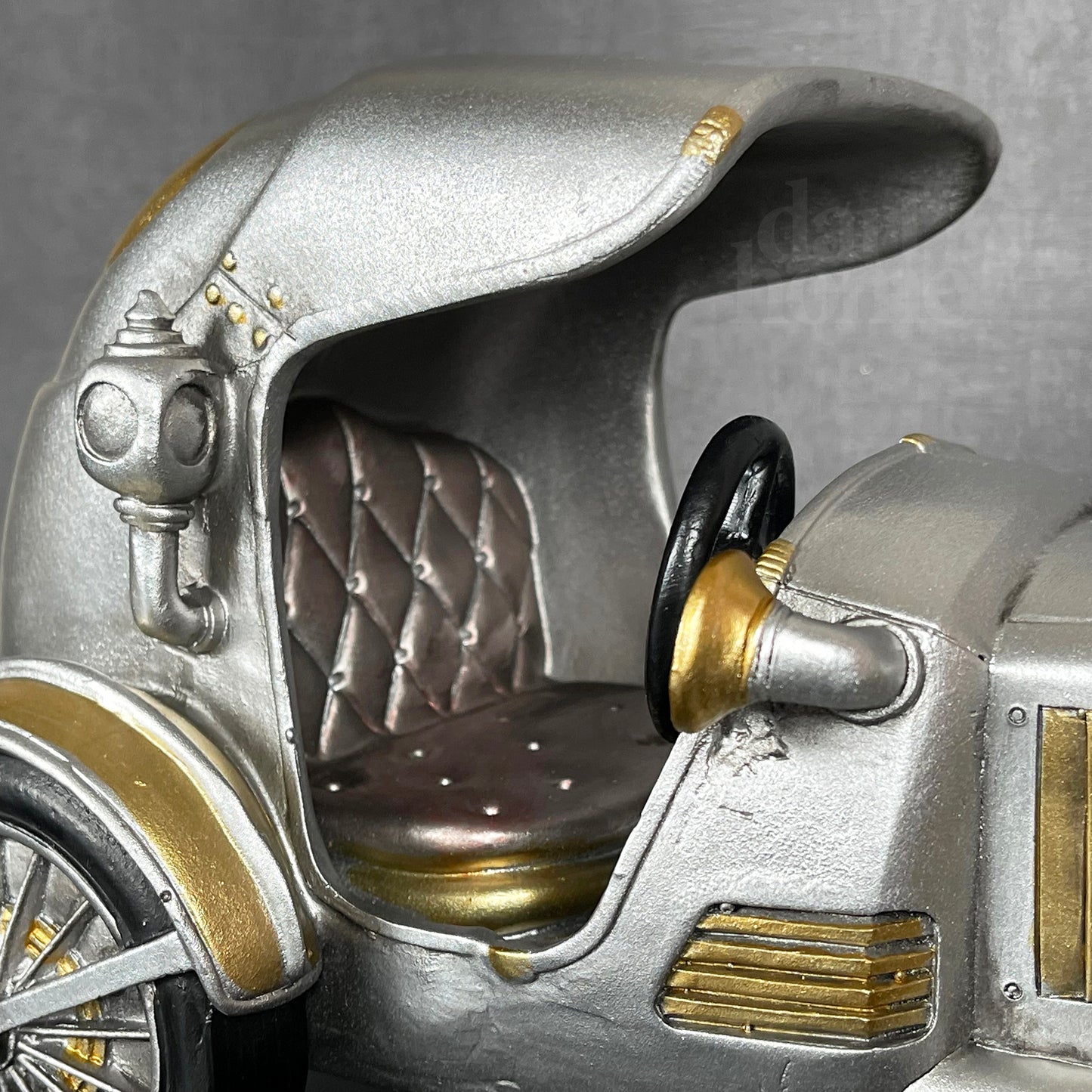 Silbernes Steampunk-Autoornament