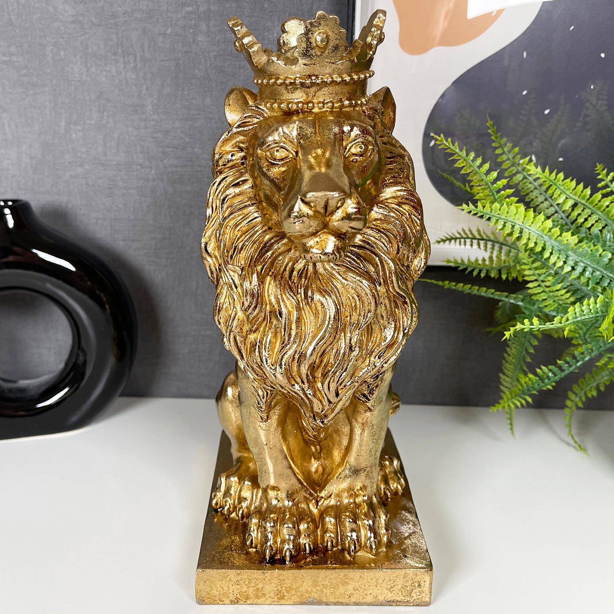 Gold Royal Lion Statue 13x26x16cm