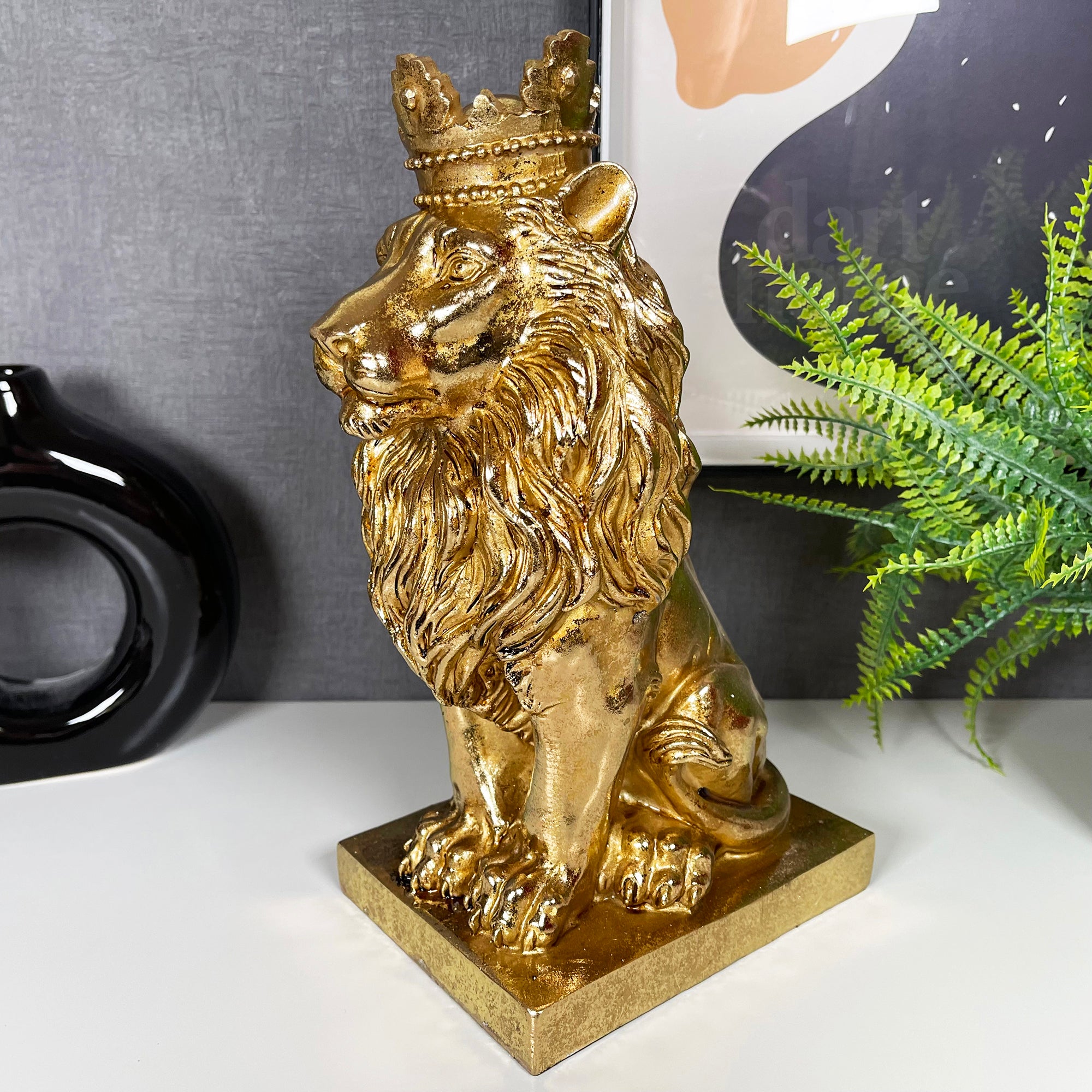 Gold Royal Lion Statue 13x26x16cm