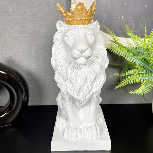 Weißer königlicher Löwe mit goldener Krone, Statue 13 x 26 x 16 cm