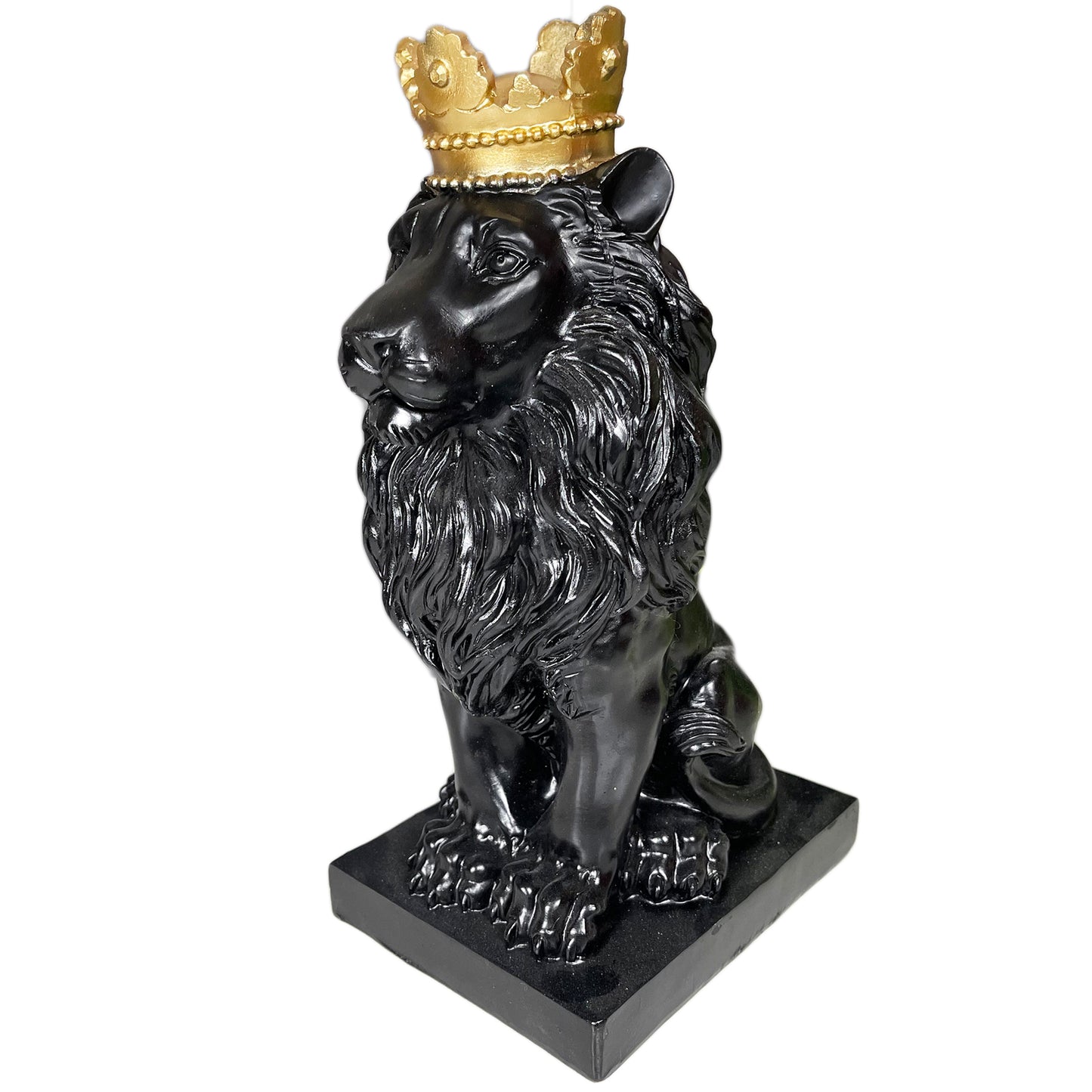 Schwarzer königlicher Löwe mit Goldkronenstatue