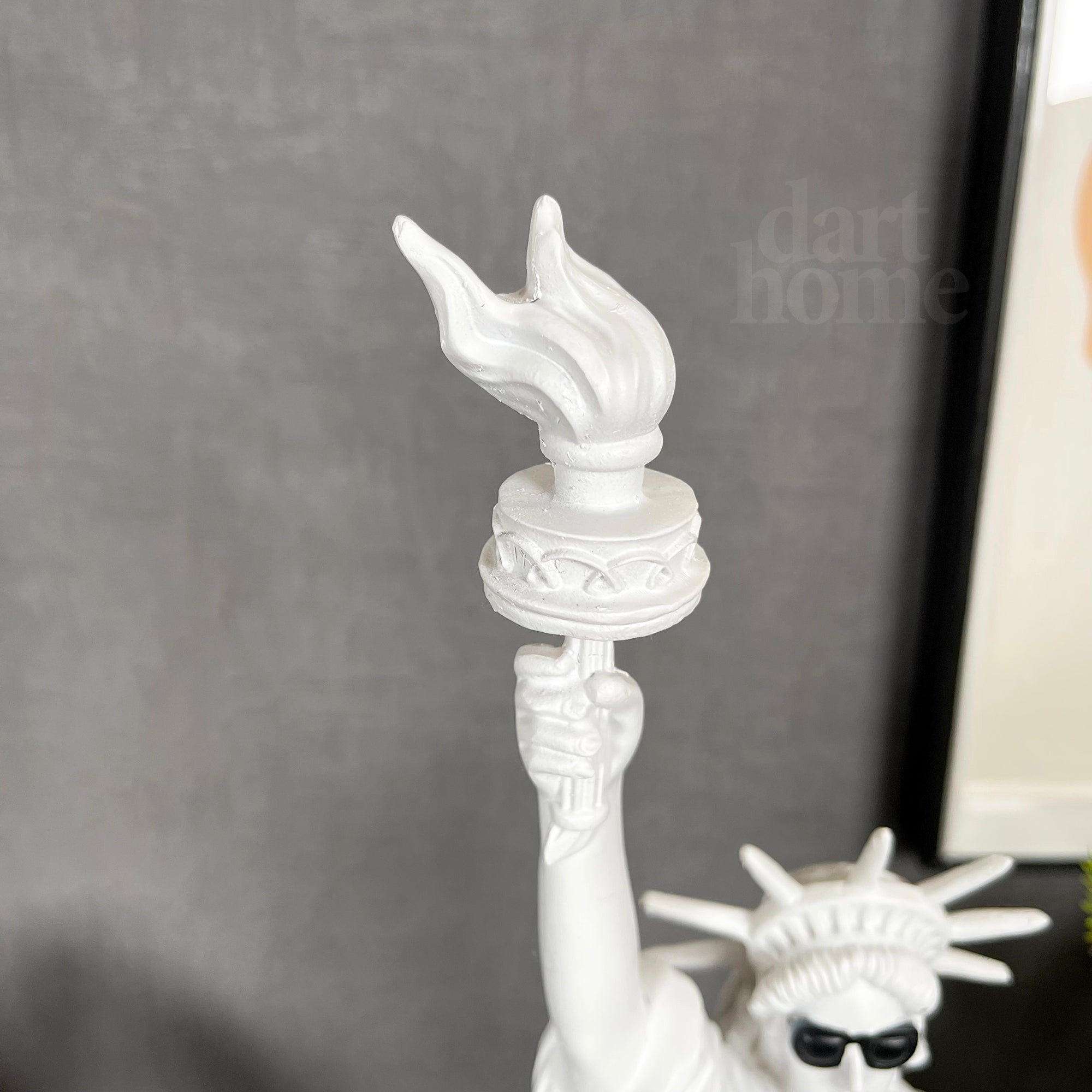 Weißes cooles Libby-Ornament, 10 x 40 cm