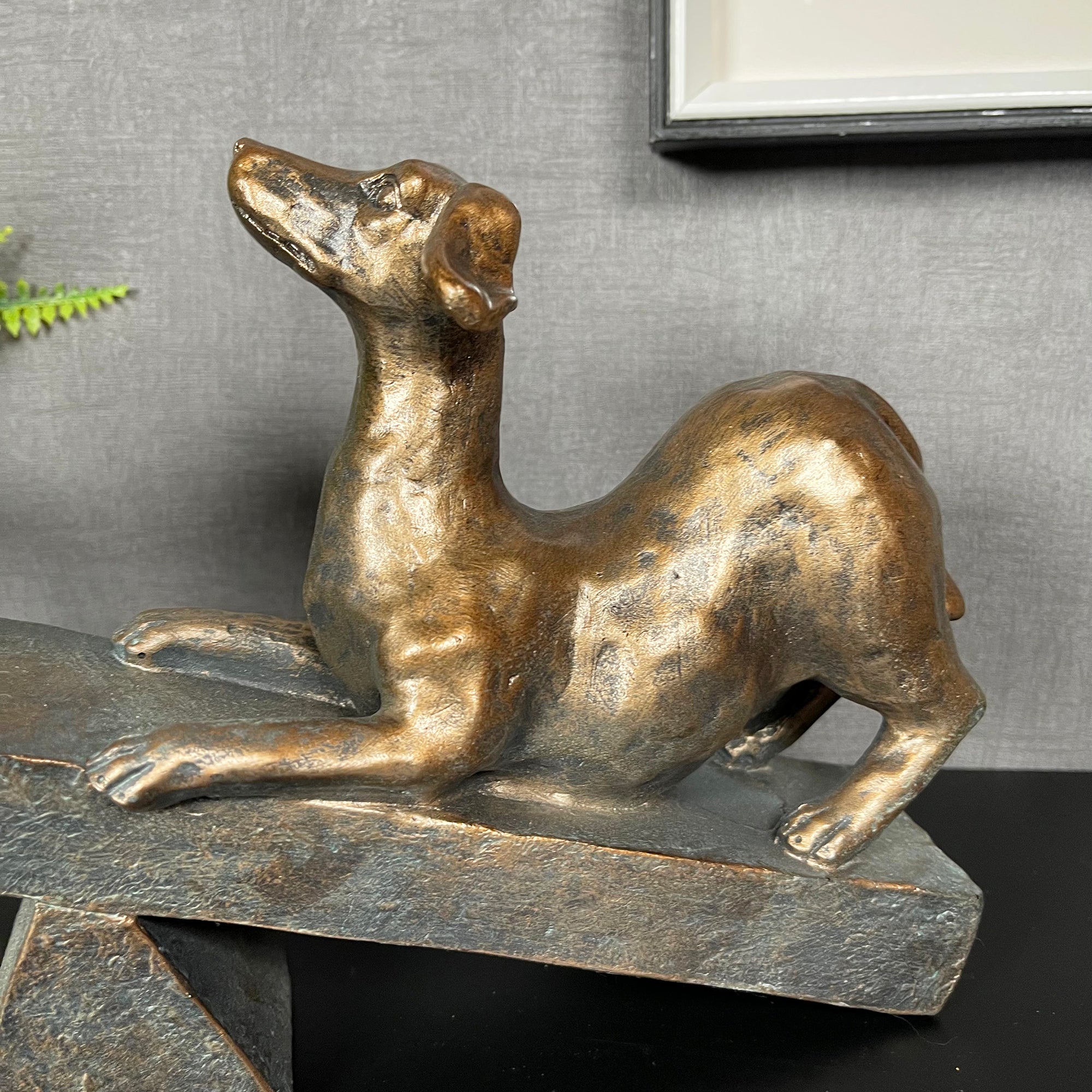 Verspielte Hunde auf Wippe als Ornament