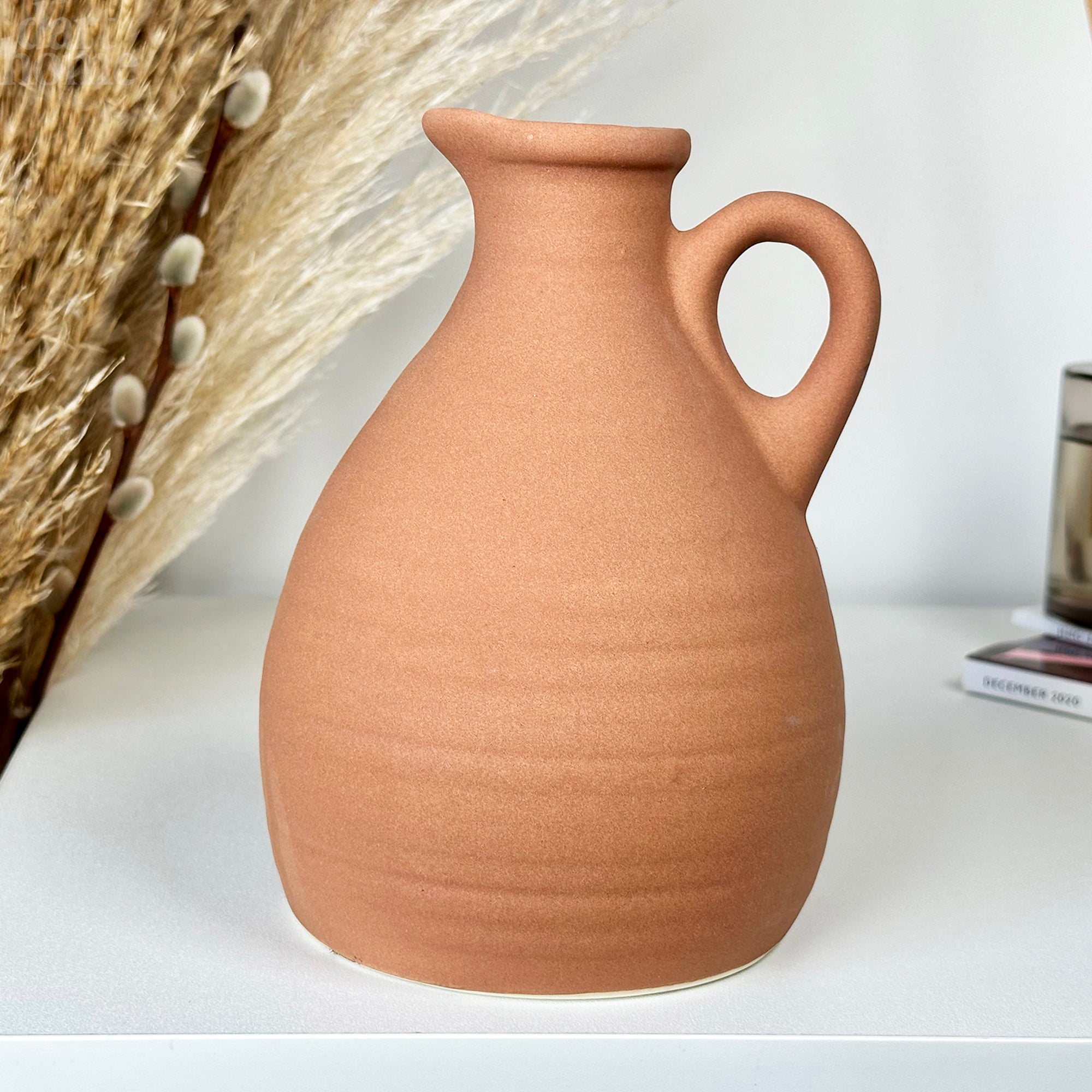 Terrakotta-Krugvase mit Henkel