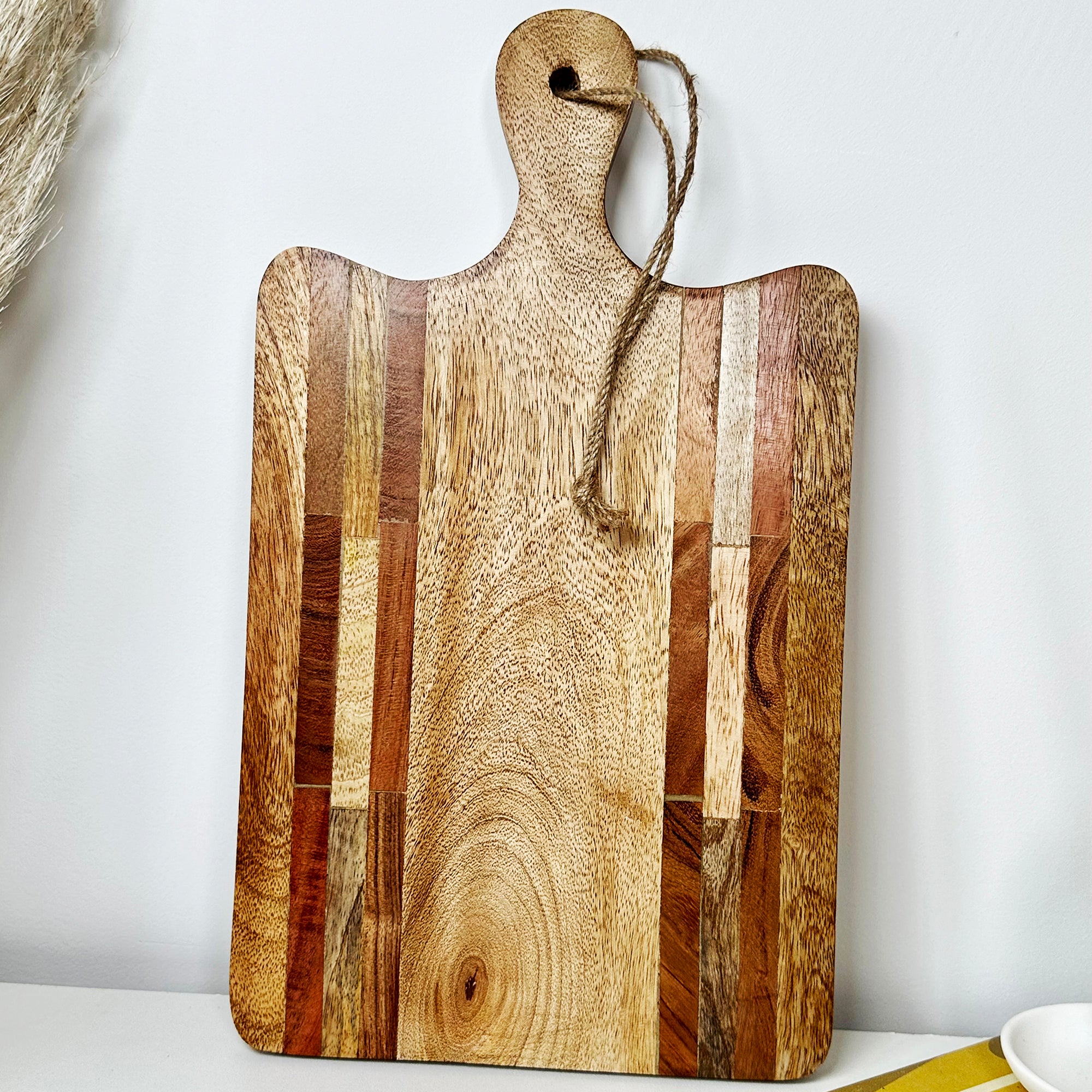 Schneidebretter aus Mangoholz mit Griff