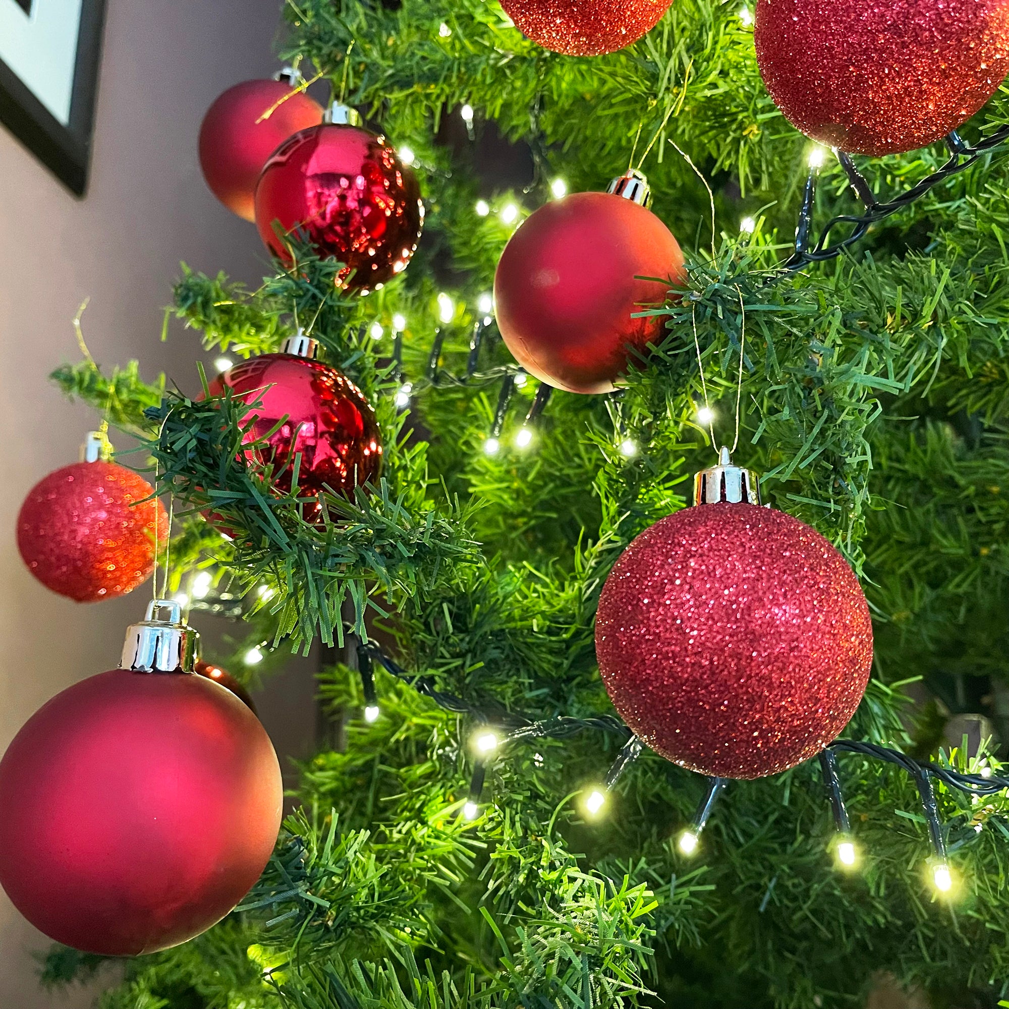 Pack Of 10 Red Tree Baubles