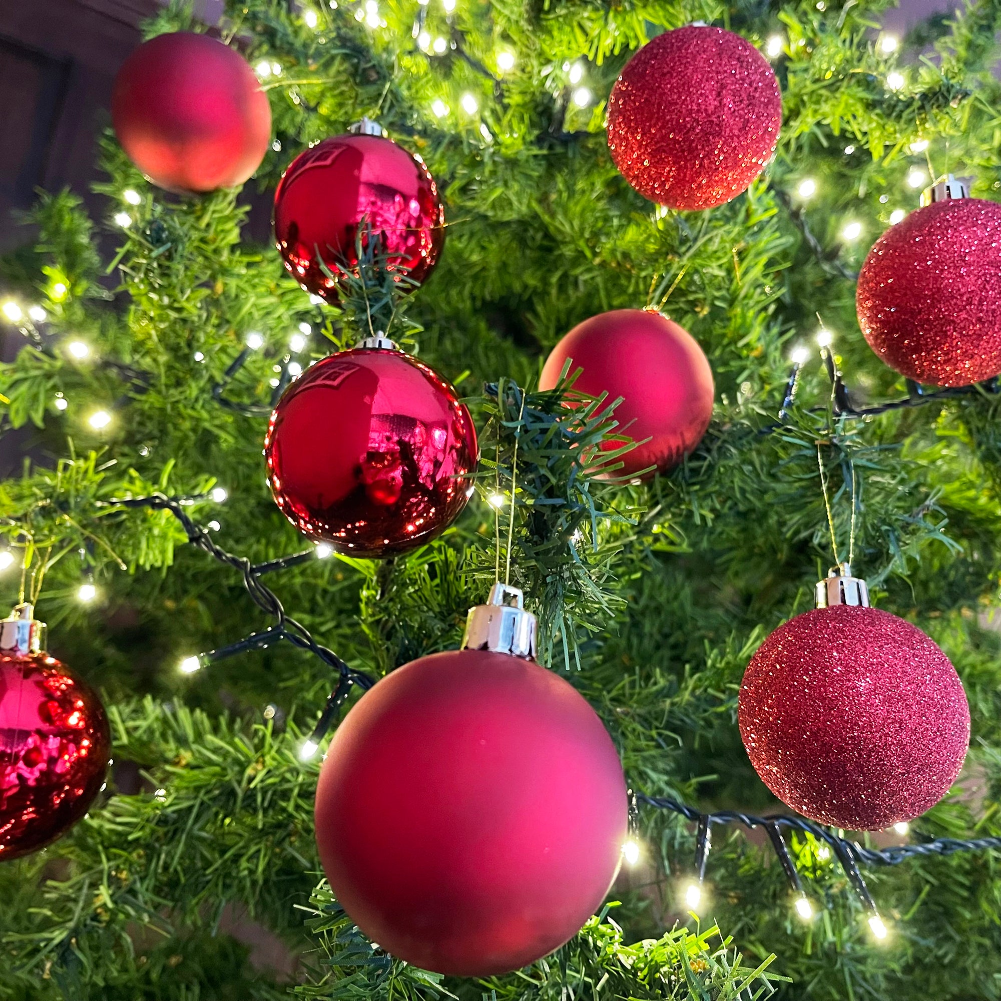 Pack Of 10 Red Tree Baubles