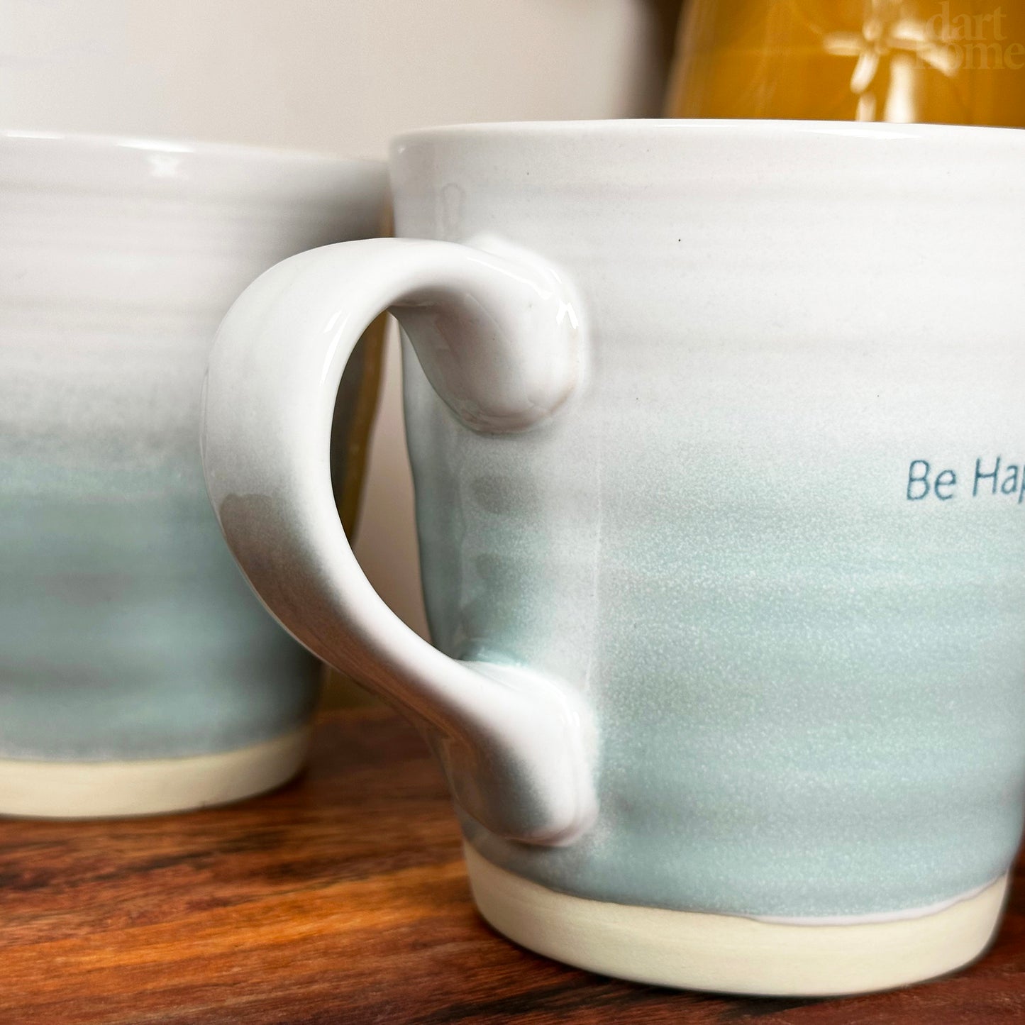 Set Of 2 Blue Be Happy Quote Mugs 500ml