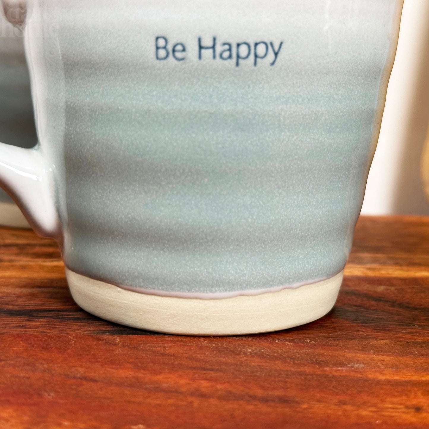 Set Of 2 Blue Be Happy Quote Mugs 500ml