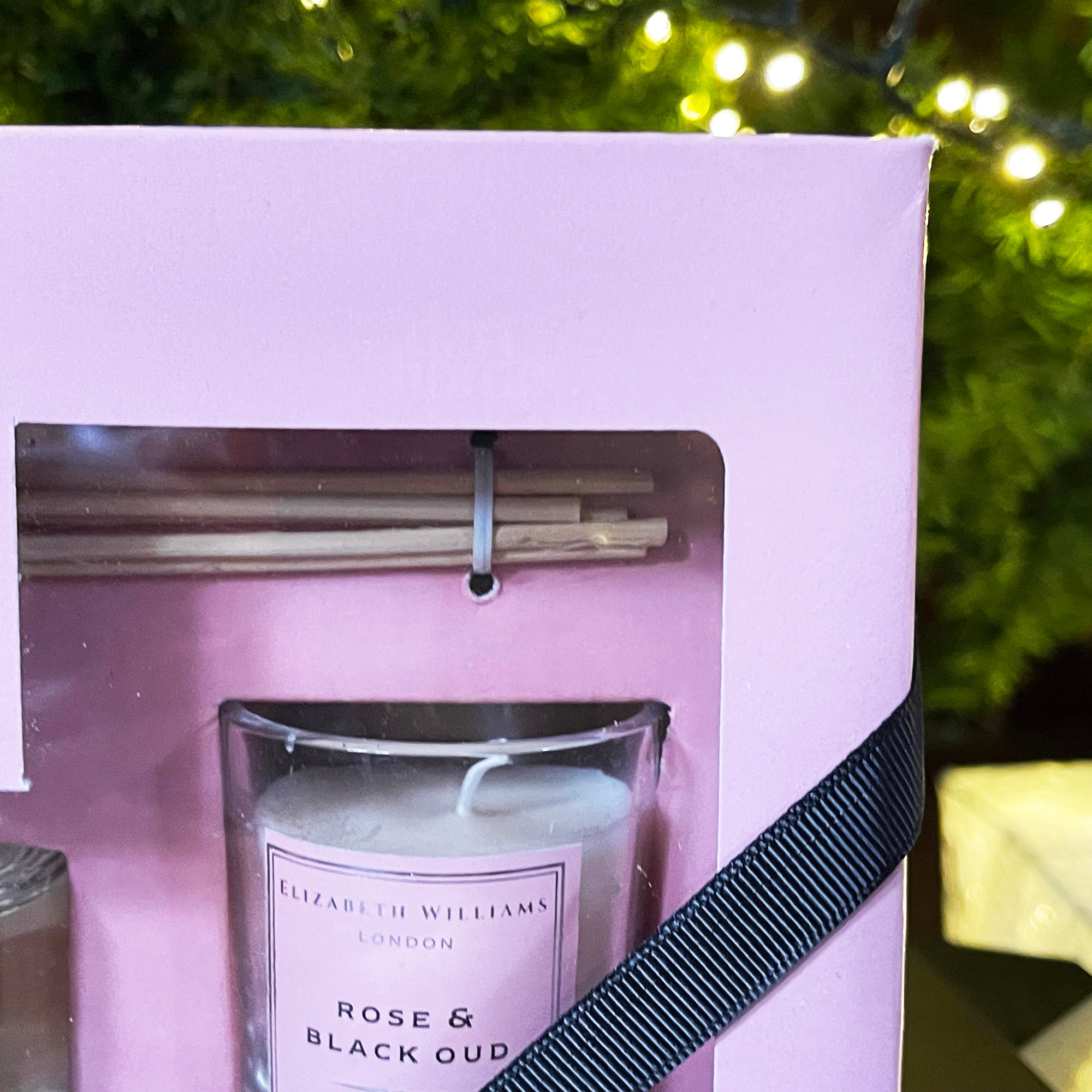 Geschenkset mit Raumduft Rosa Rose und schwarzem Oud