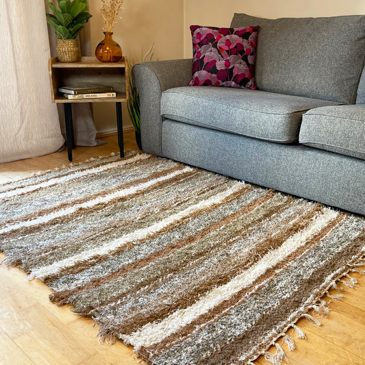 Shaggy-Teppich mit braunen Streifen, 120 x 170 cm