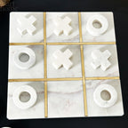 Weißes Marmor-Tic-Tac-Toe-Spiel