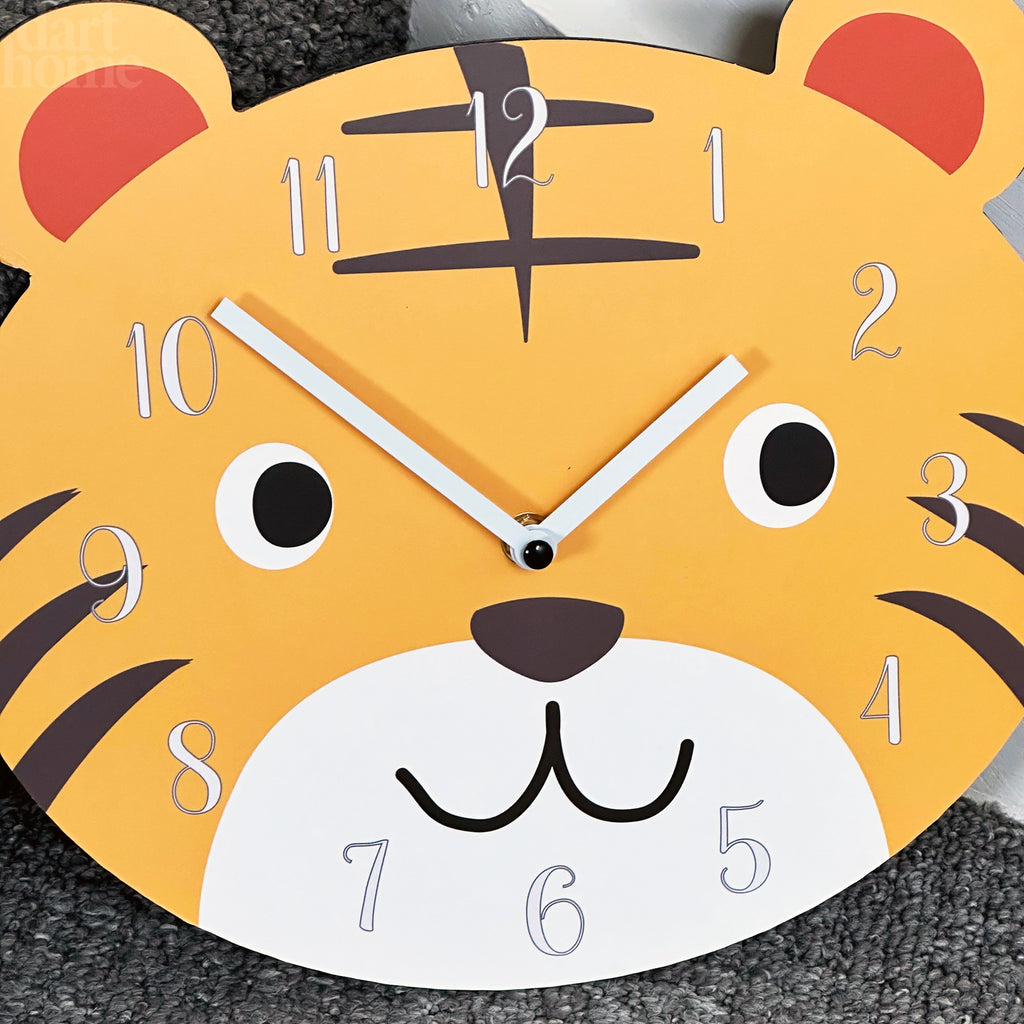 Tigerkopf-Kinderwanduhr