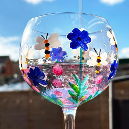 Handbemaltes Wildblumen-Bienen-Ballon-Gin-Glas