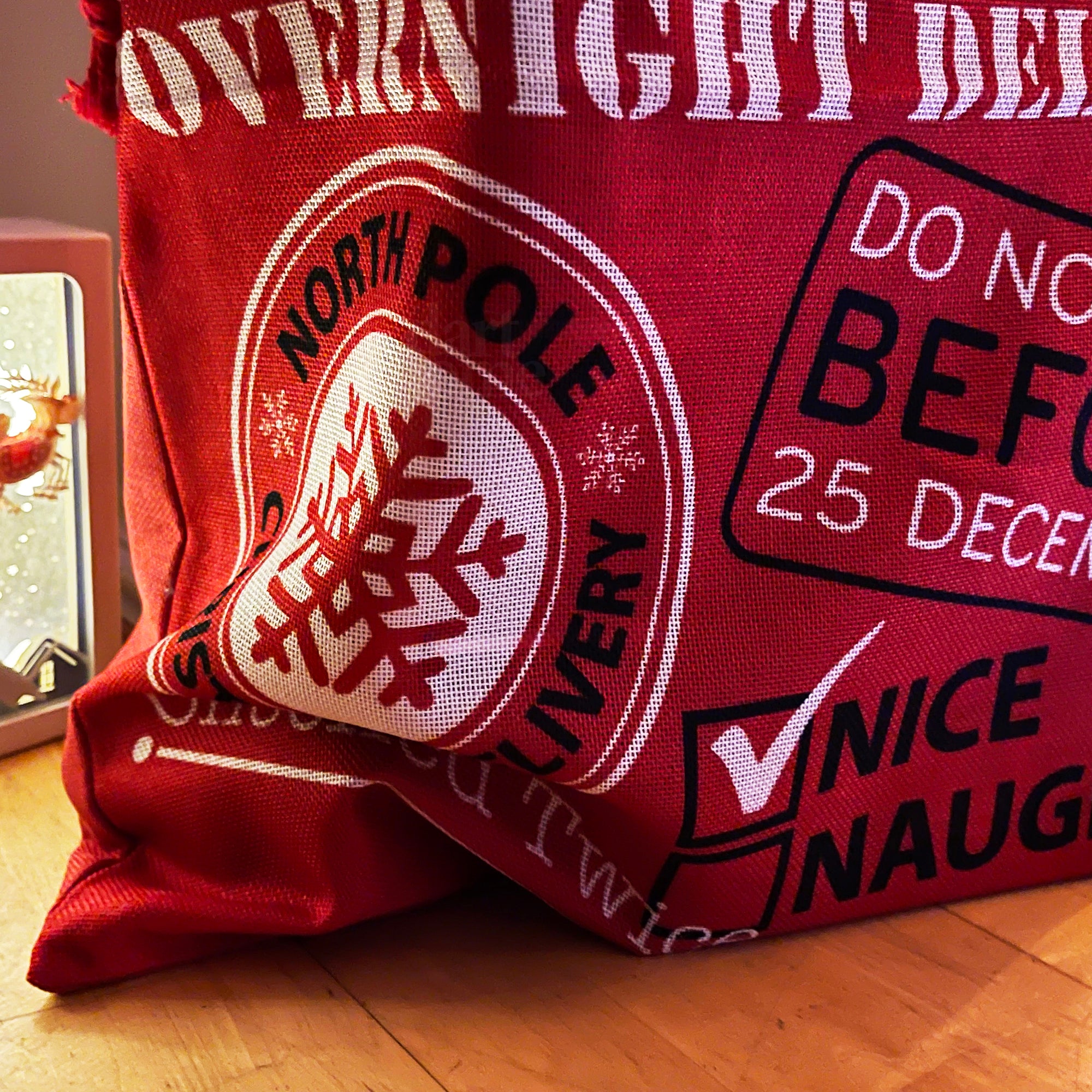 Roter Nordpol-Post-Weihnachtssack