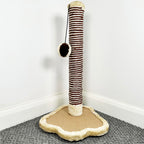 Kratzbaum mit Fellpfote