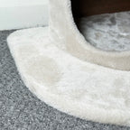 Cremefarbener Kratzbaum für Katzen