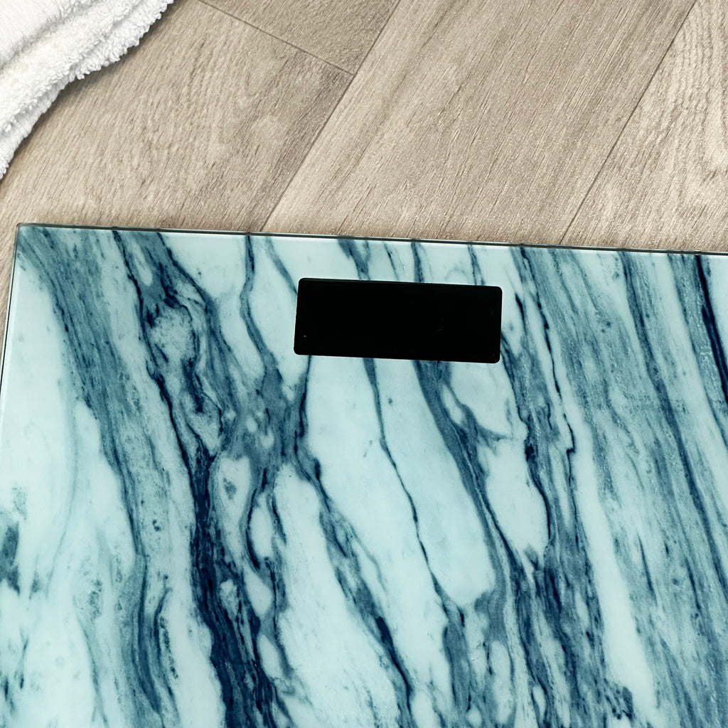 Digitale Personenwaage aus blauem Marmor