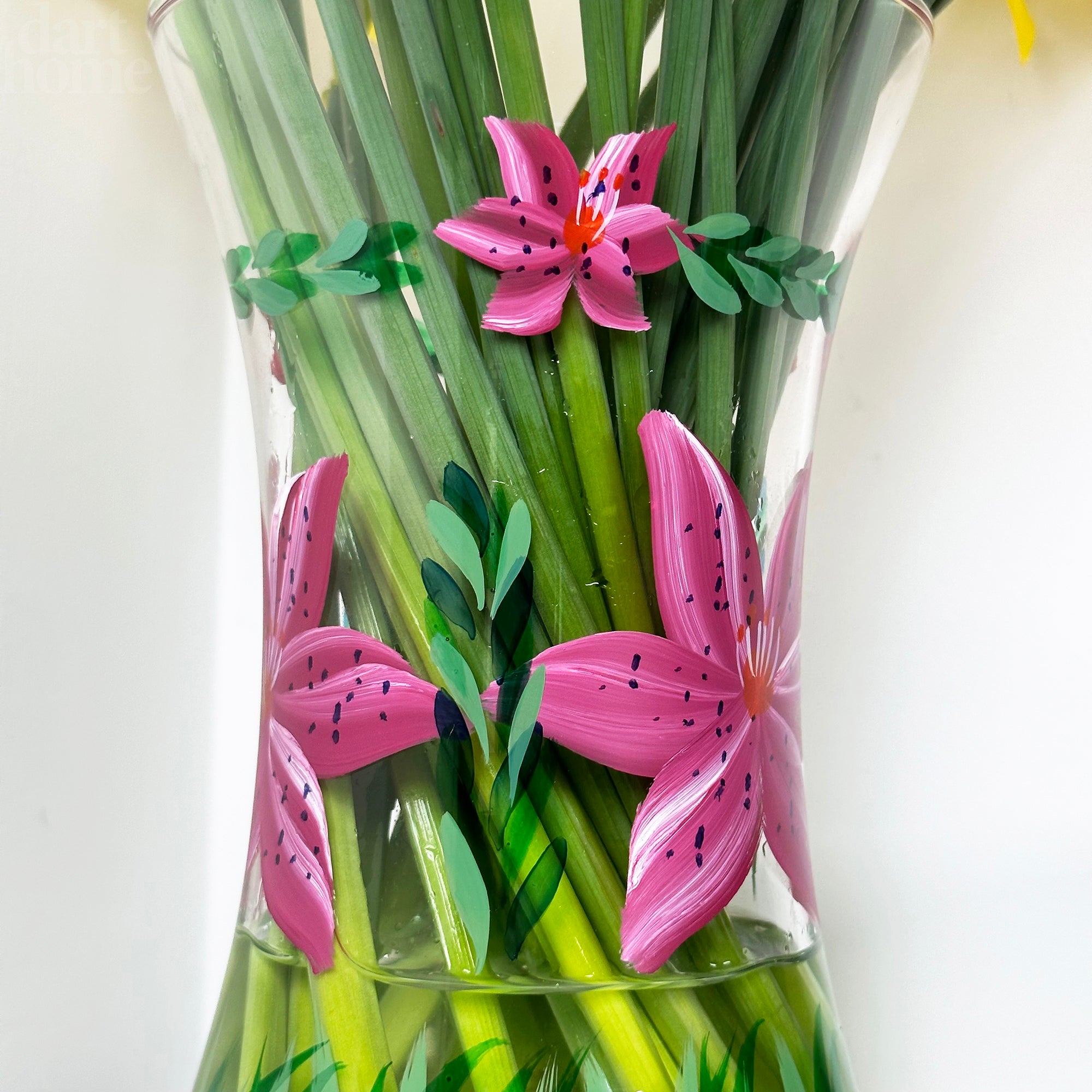 Handbemalte rosa Lilienvase aus Glas