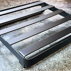 Monochromer schwarzer quadratischer Untersetzer
