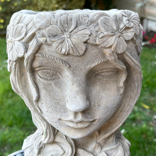 Steinelfen-Königin-Übertopf, 13 x 20 cm