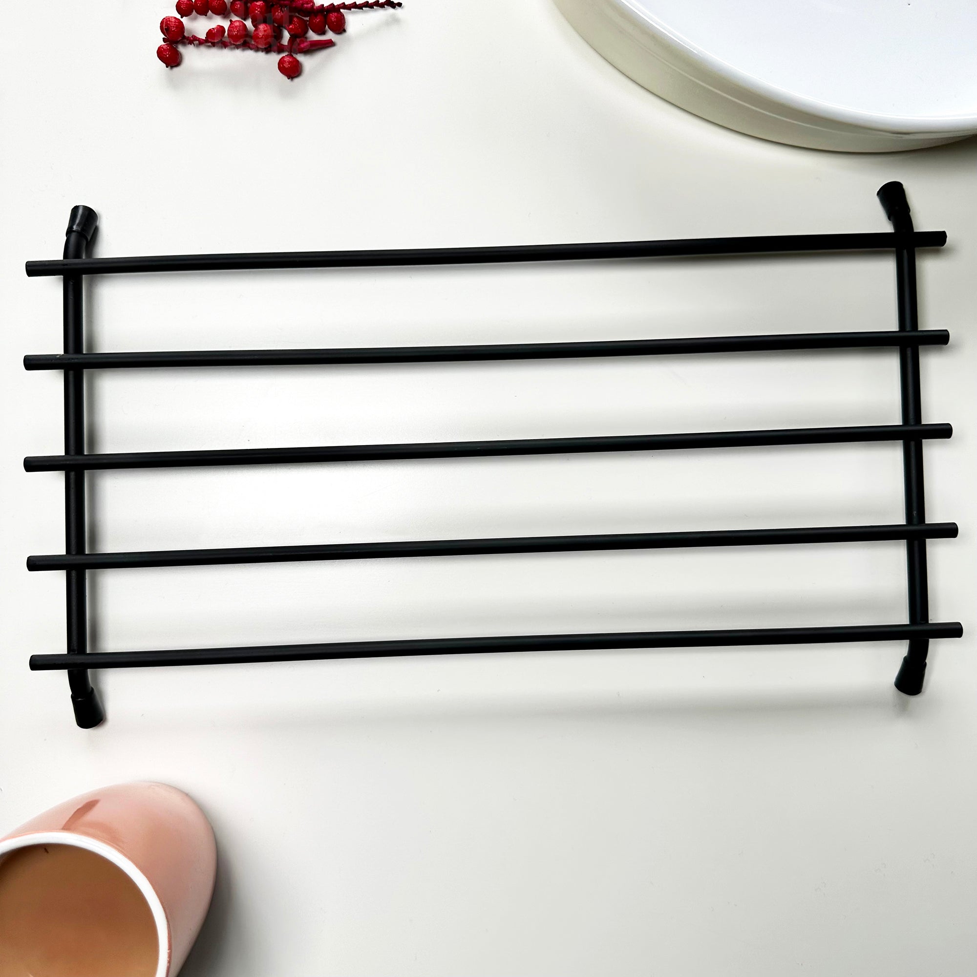 Darthome Black Steel Rectangular Trivet 35x20x1cm