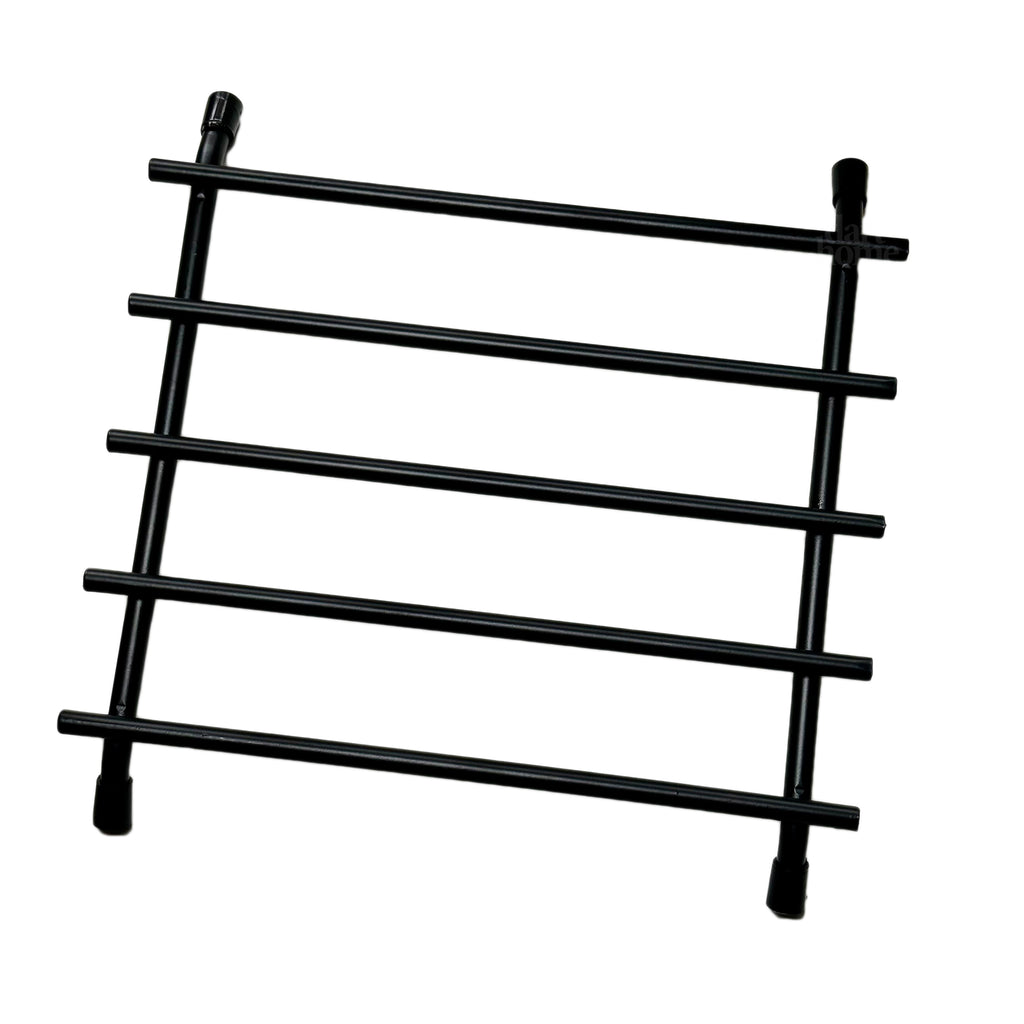 Quadratischer Untersetzer aus schwarzem Stahl