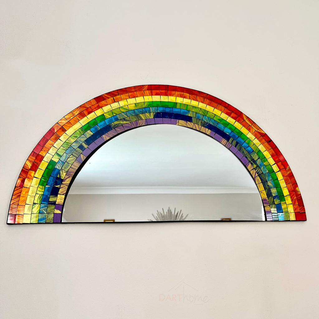 Handgefertigter Mosaik-Regenbogenspiegel