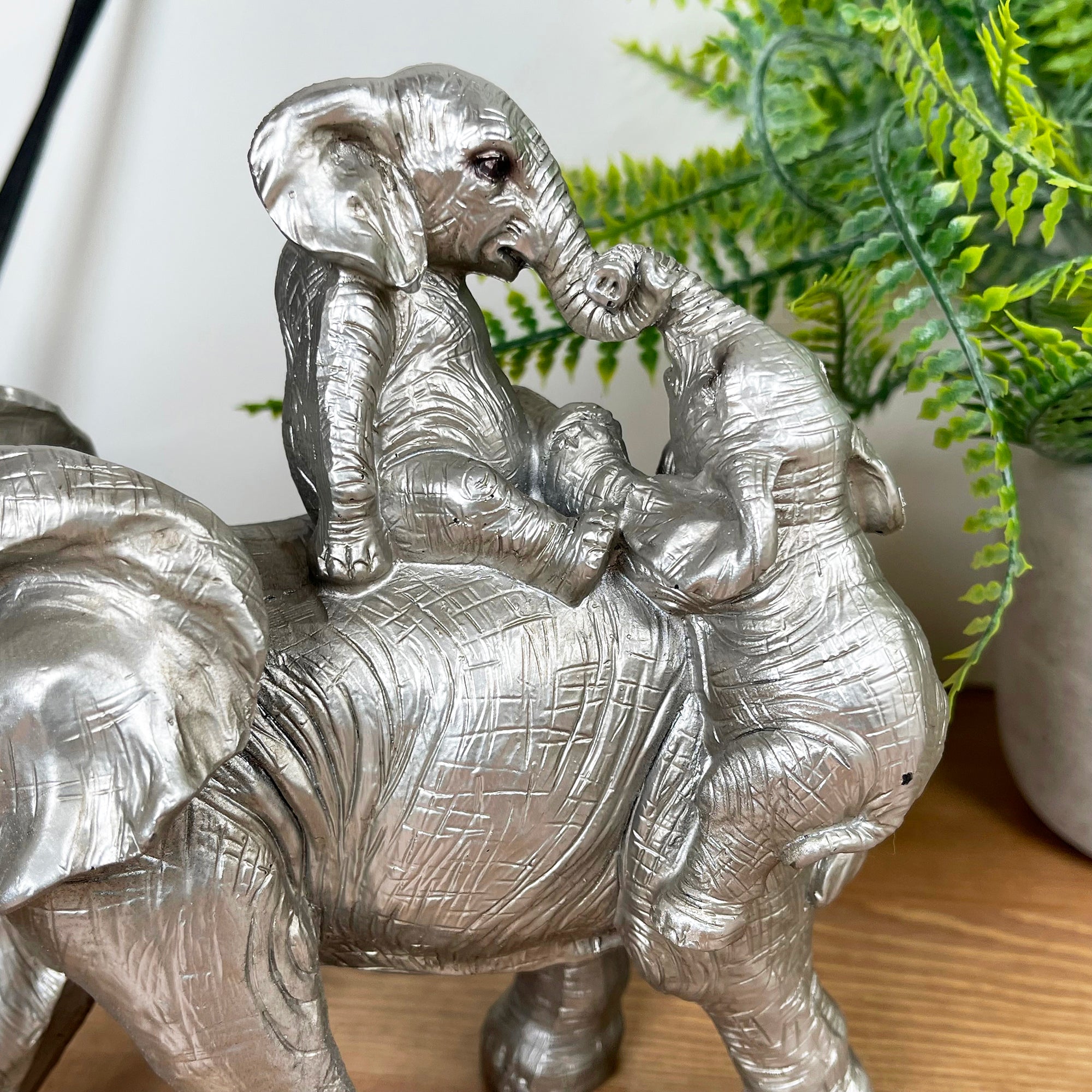 Silver Elephant With Calves Ornament