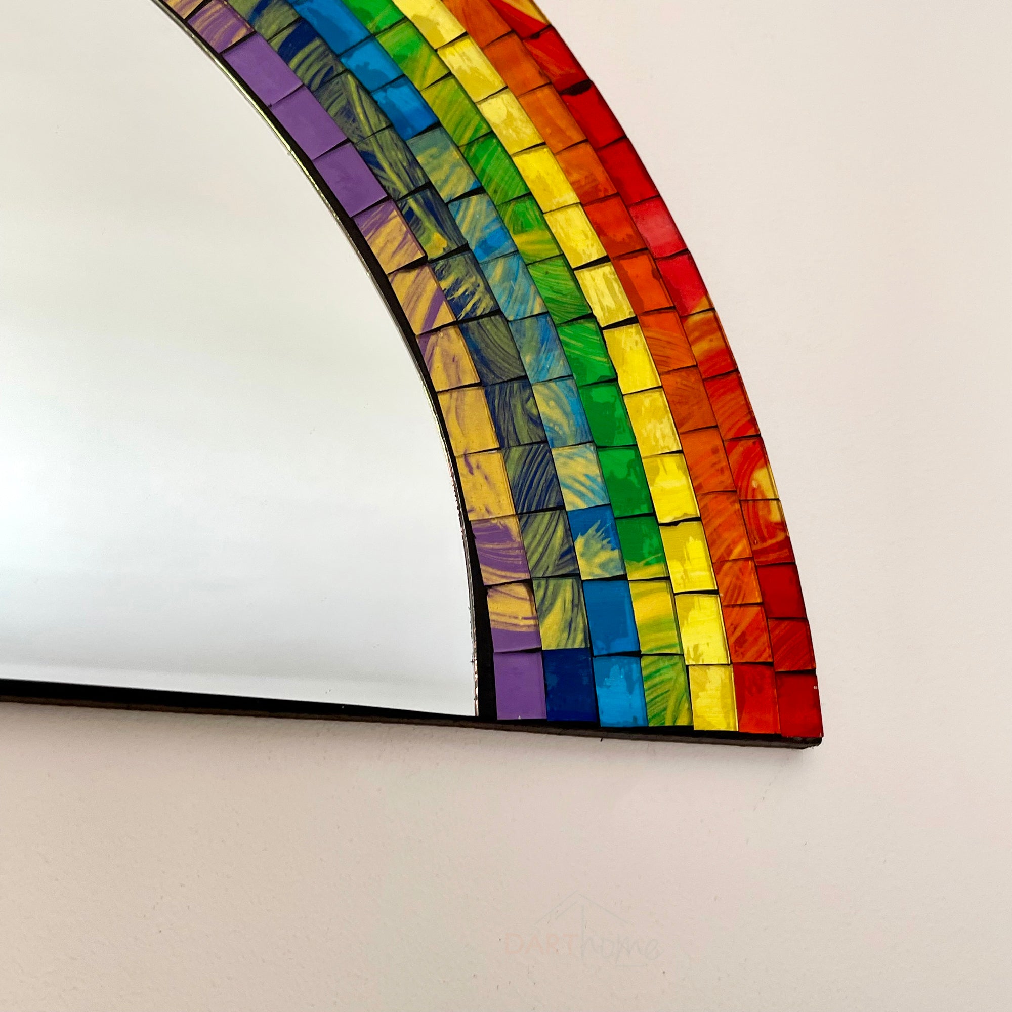 Handgefertigter Mosaik-Regenbogenspiegel