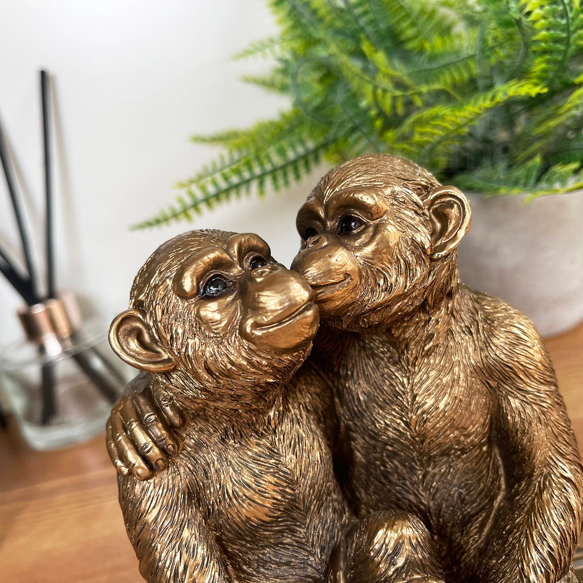 Bronze Romantic Monkey Couple Figurine