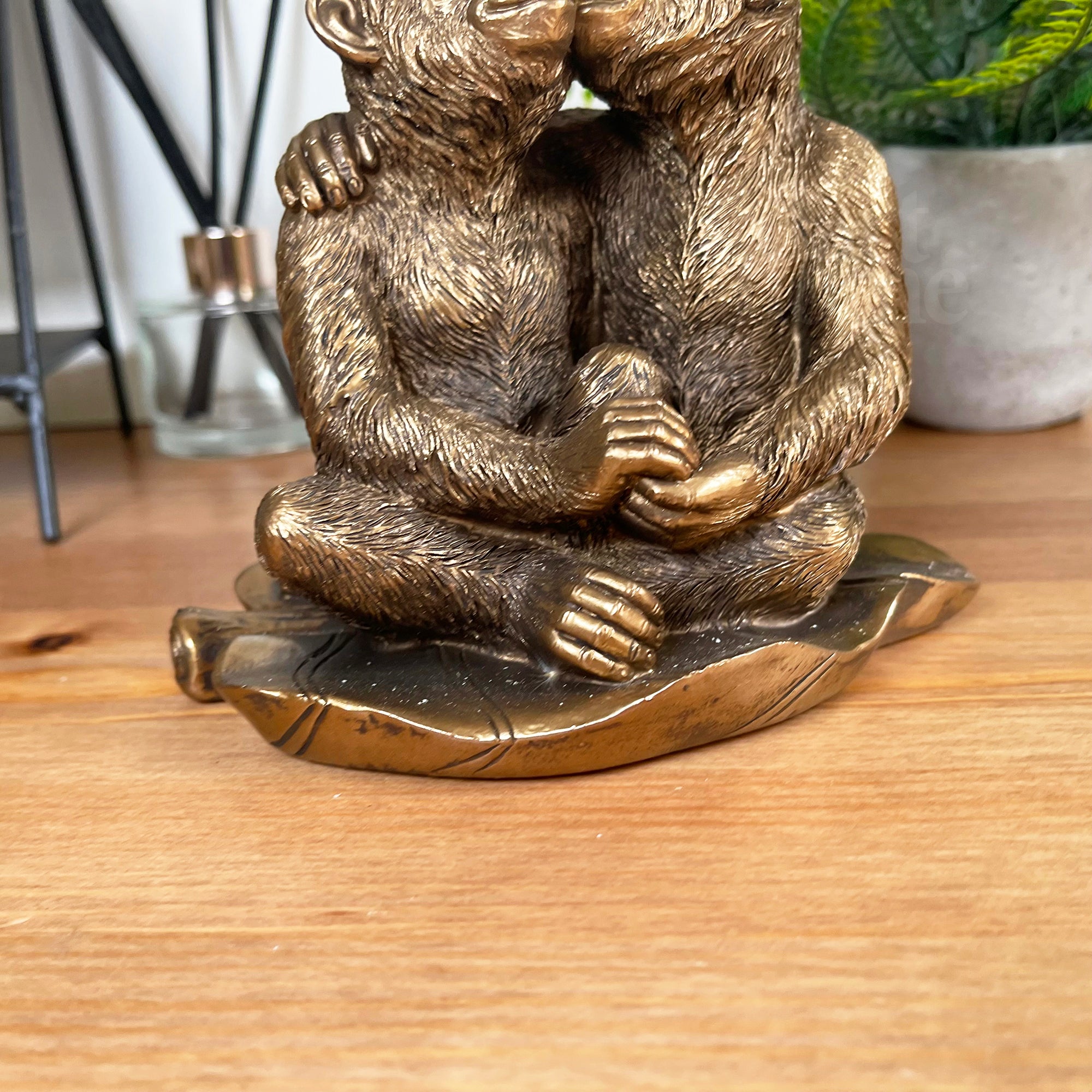 Bronze Romantic Monkey Couple Figurine