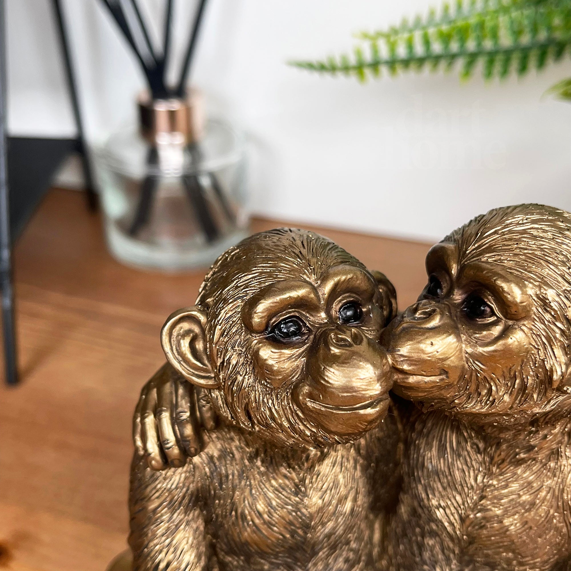 Bronze Romantic Monkey Couple Figurine
