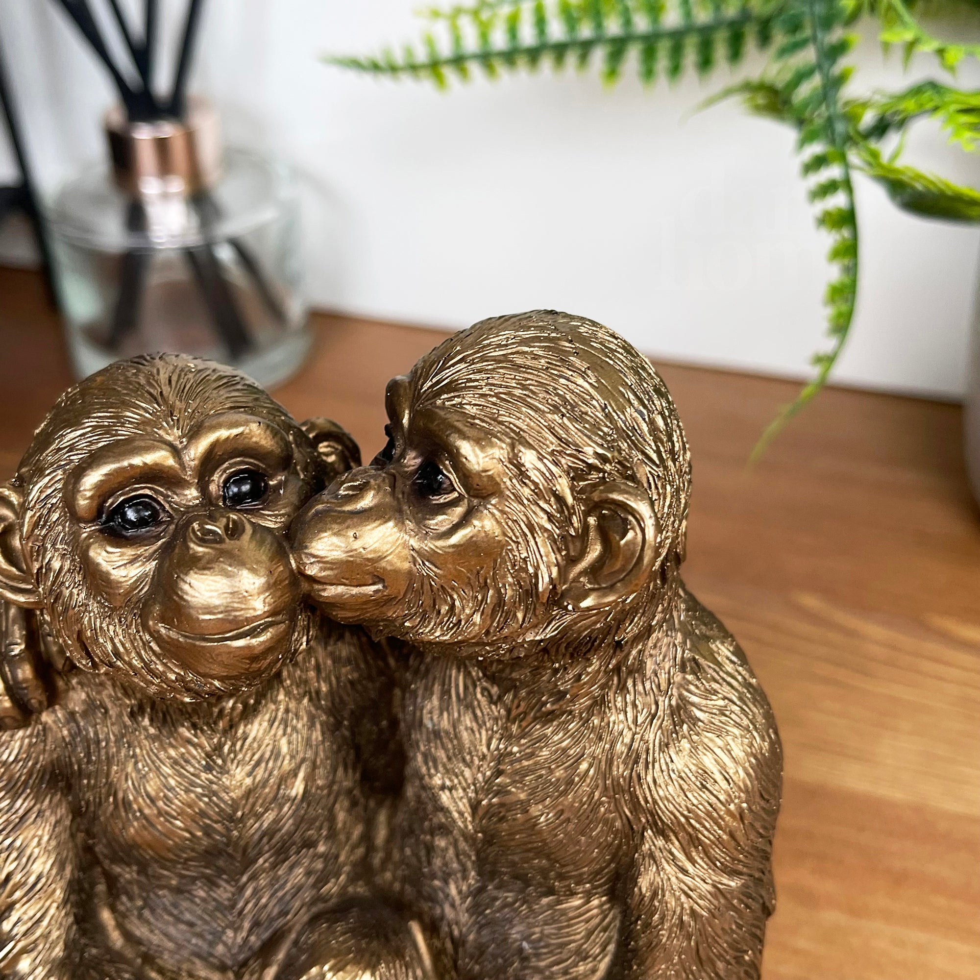 Bronze Romantic Monkey Couple Figurine