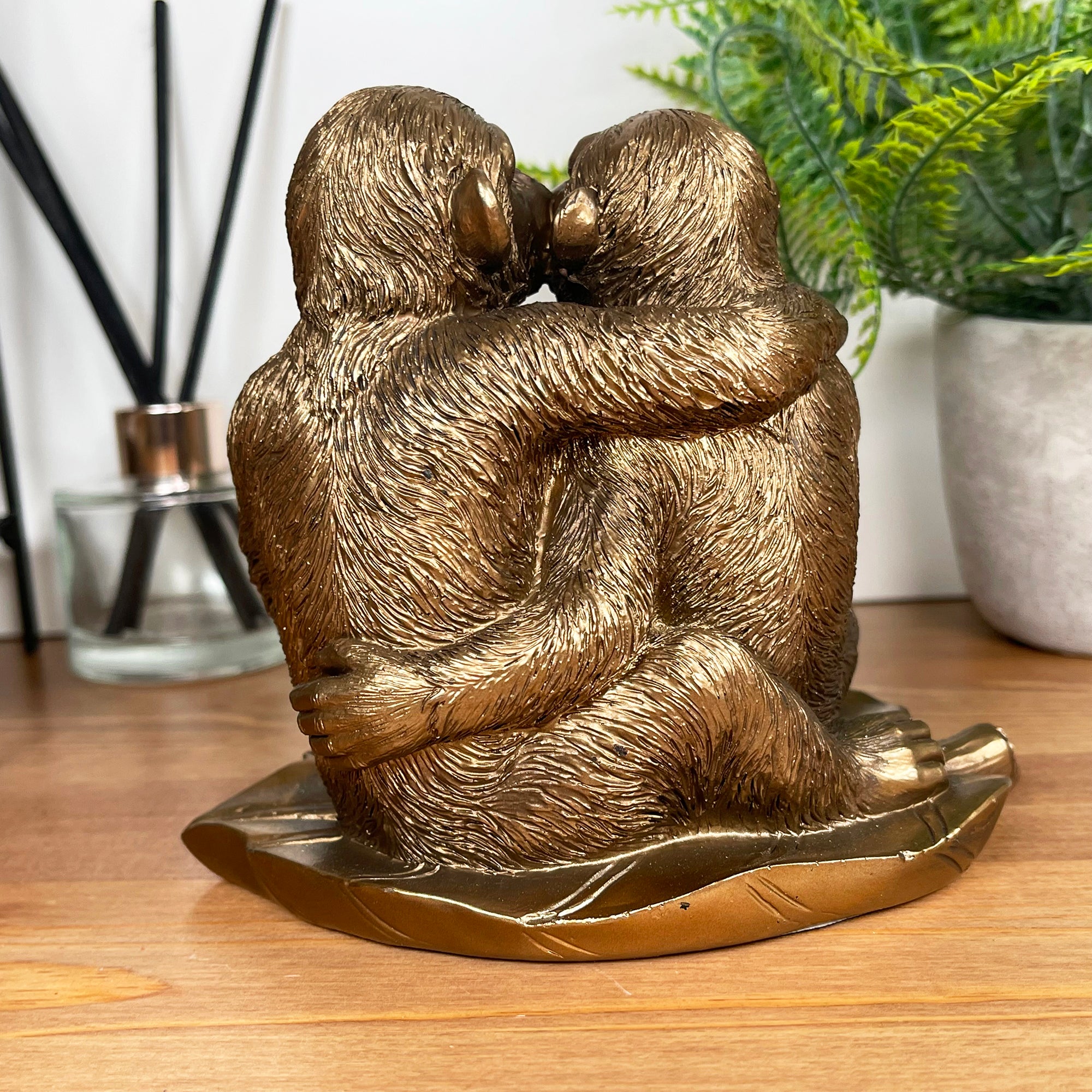 Bronze Romantic Monkey Couple Figurine