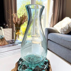 24 cm große Vase aus geschmolzenem Glas auf Treibholzständer
