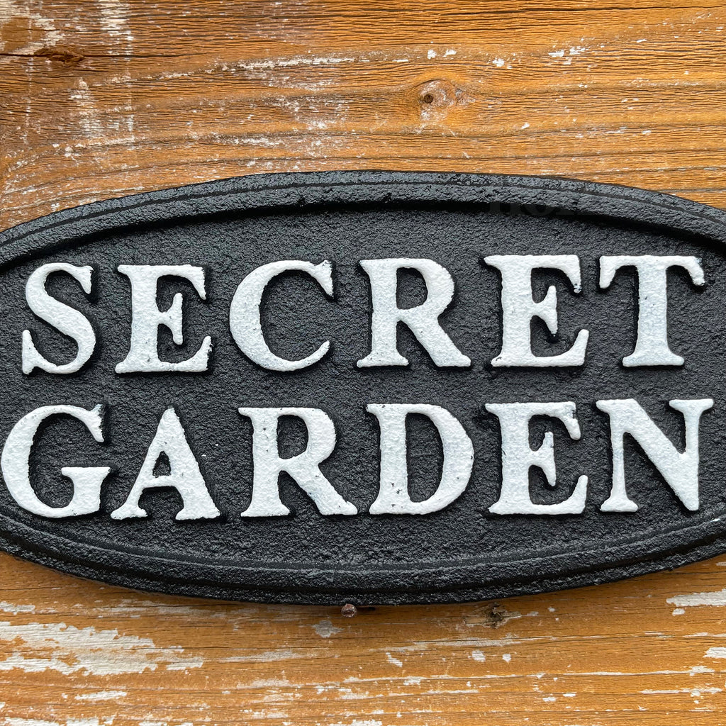 Geheimes Gartenschild aus Gusseisen