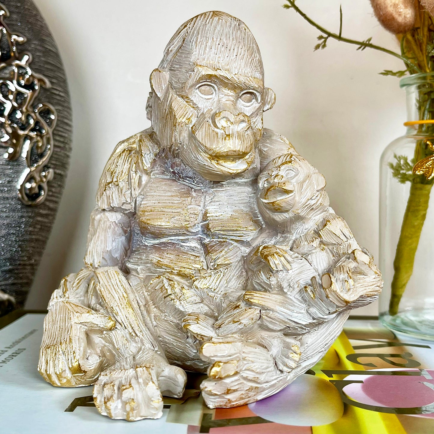 Treibholz-Gorilla- und Baby-Ornament