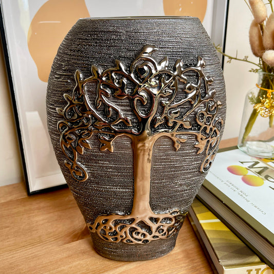 Rotgussgraue Keramikvase mit Baum des Lebens