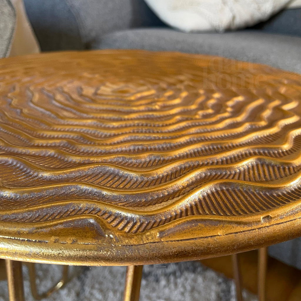 Goldener Wave-Beistelltisch