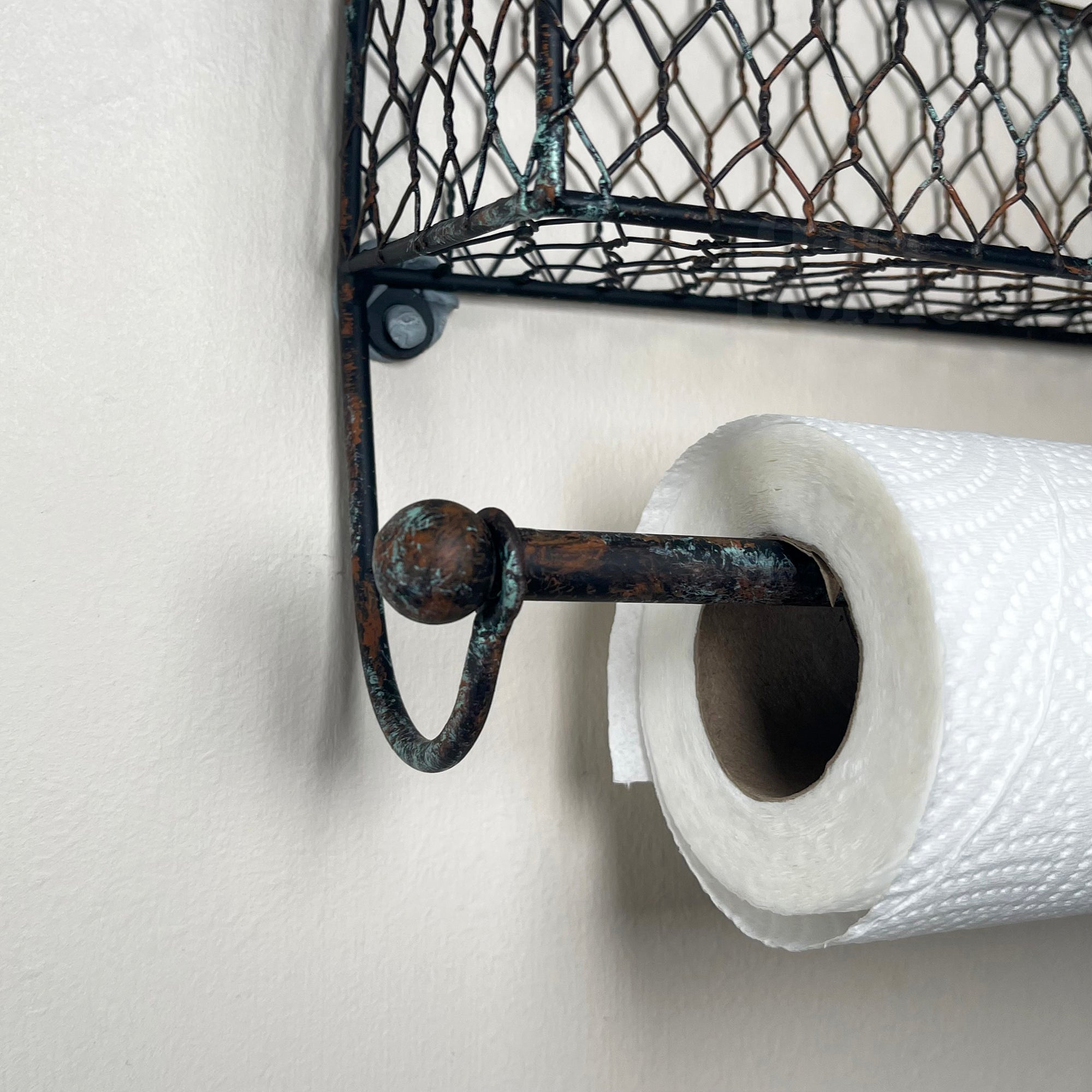 Rustic Wire Metal Wall Shelf With Towel Rail