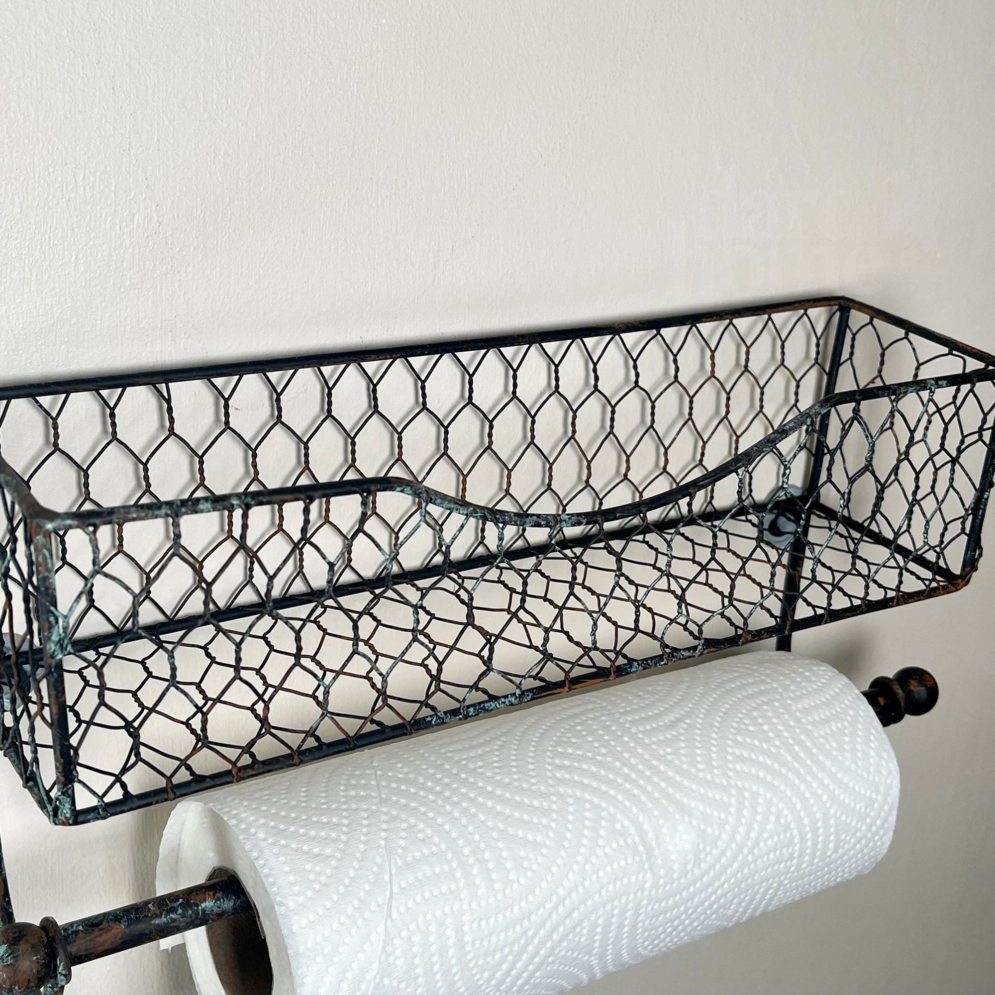 Rustic Wire Metal Wall Shelf With Towel Rail