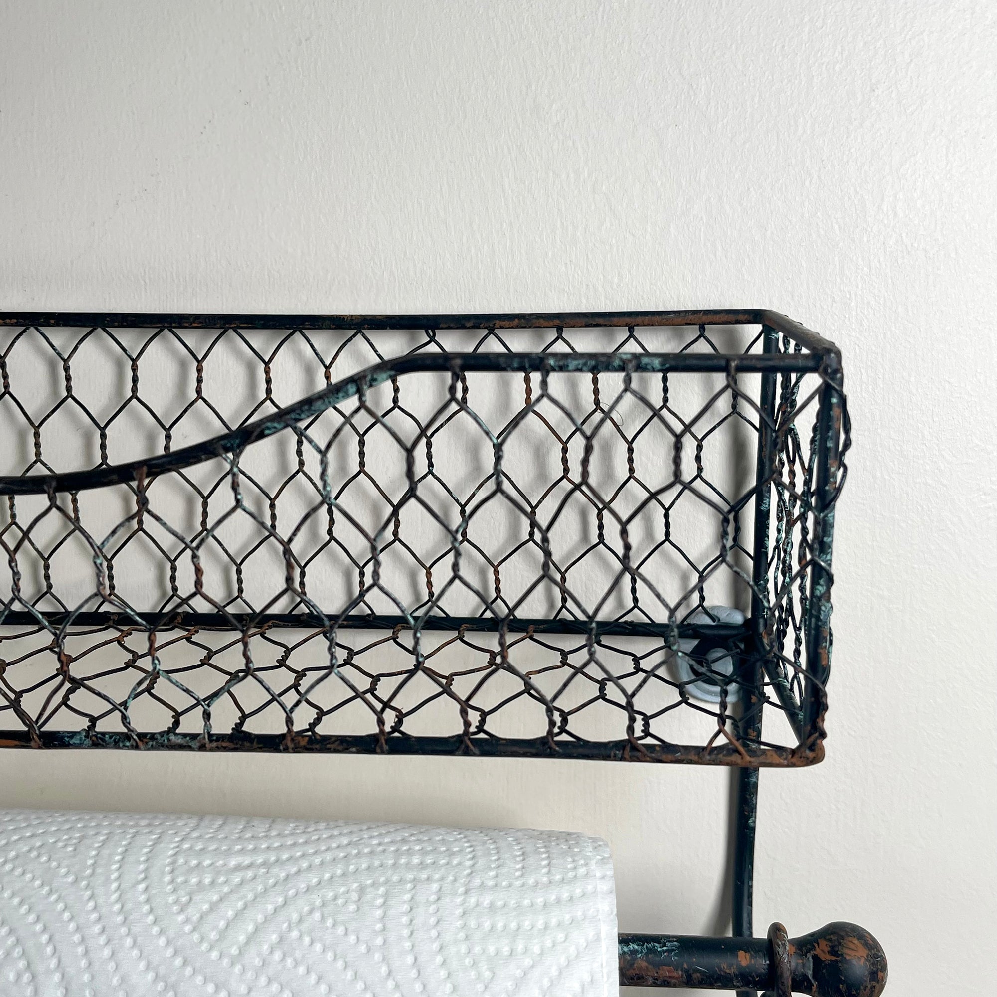 Rustic Wire Metal Wall Shelf With Towel Rail