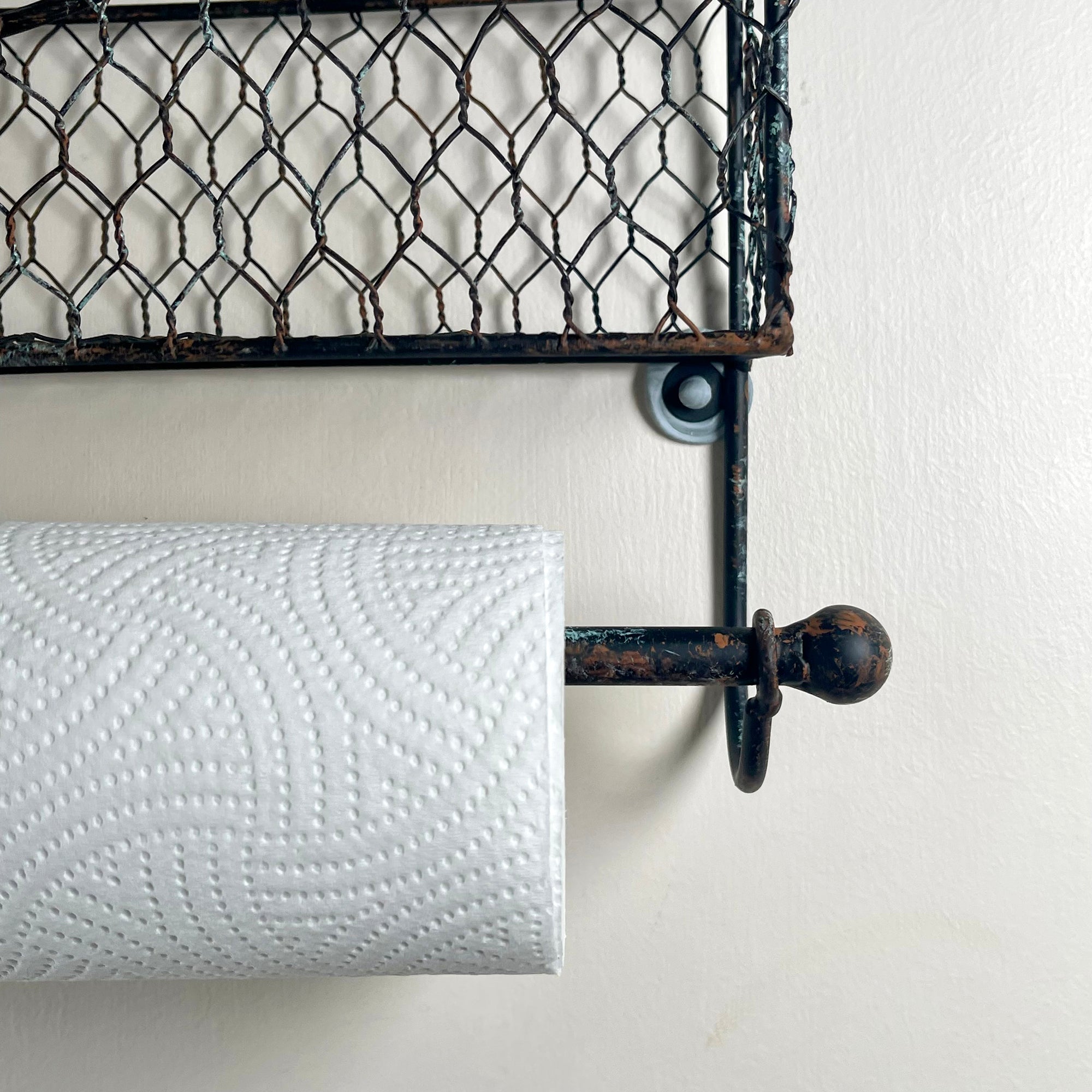 Rustic Wire Metal Wall Shelf With Towel Rail